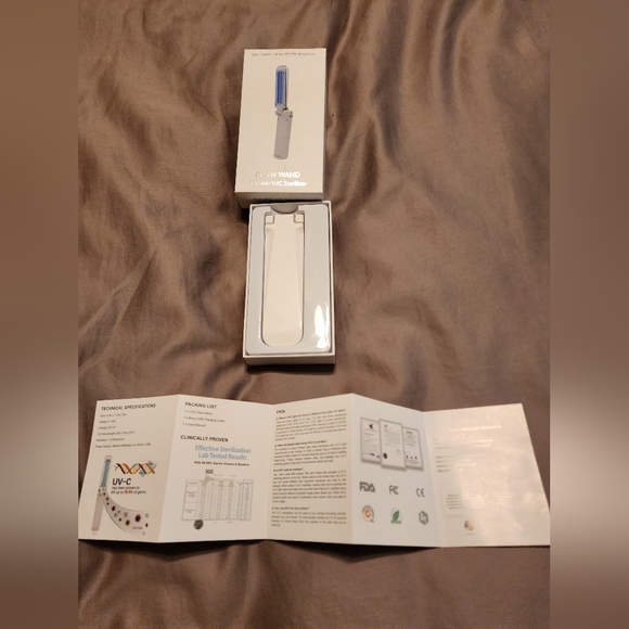 Small handheld Ultraviolet light for sterilization - Picture 2 of 6